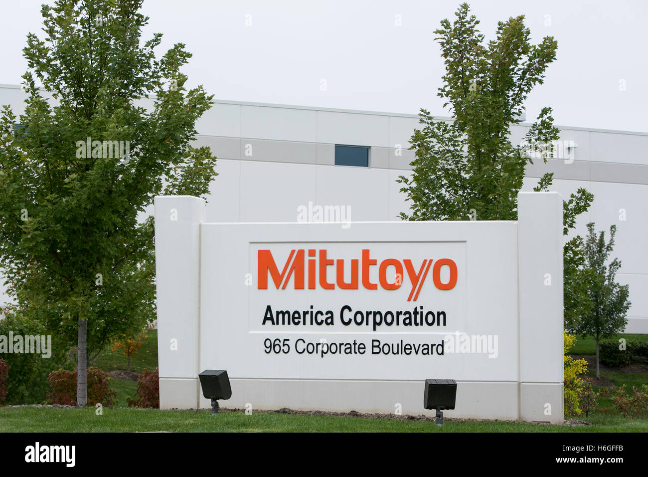 Ein Logo Zeichen außerhalb einer Einrichtung von Mitutoyo America Corporation in Aurora, Illinois am 15. Oktober 2016 besetzt. Stockfoto