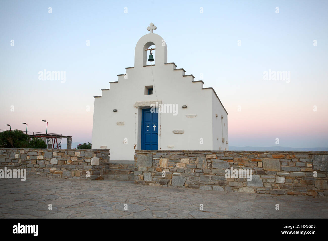 Weiße Kirche Paros, eine griechische Insel im zentralen Ägäischen Meer. Einer der Kykladen, Griechenland Stockfoto