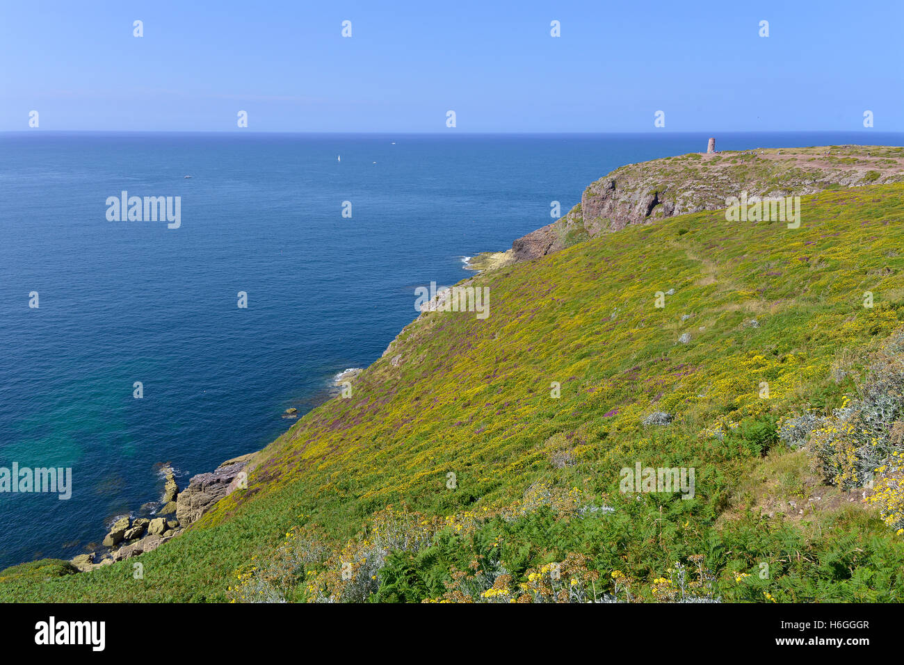 Felsige Küste von Cap Fréhel, einer Halbinsel im Côtes-d ' Armor Bretagne im Nordwesten Frankreichs Stockfoto