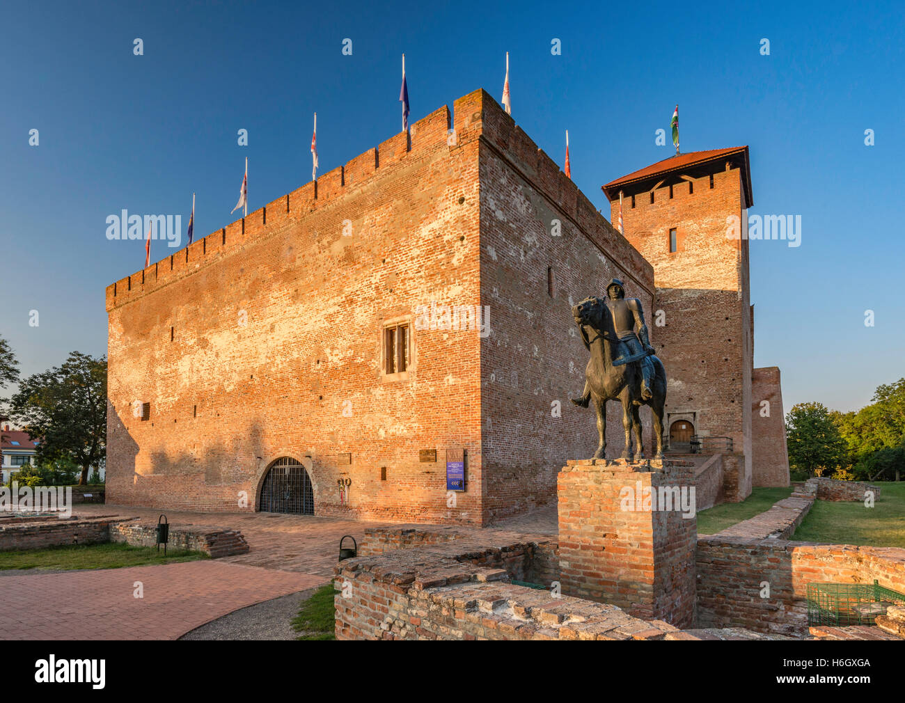 Gyula schloss -Fotos und -Bildmaterial in hoher Auflösung – Alamy