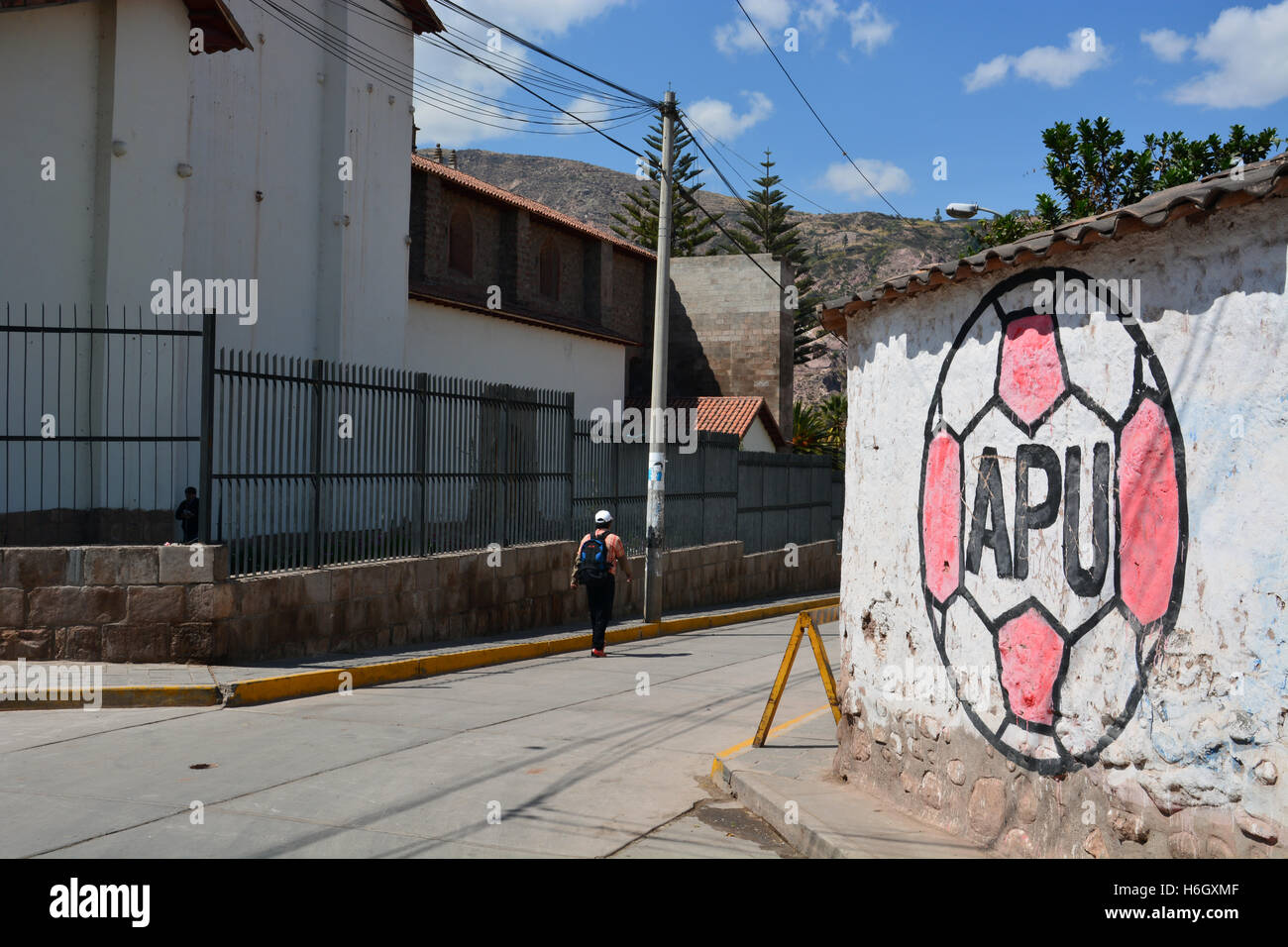 Eine politische Partei Zeichen auf eine Straße Wand in der ländlichen Stadt Urubamba, Peru gemalt. Die Name Urubamba bedeutet Flachland der Spinnen in Quechua. Stockfoto