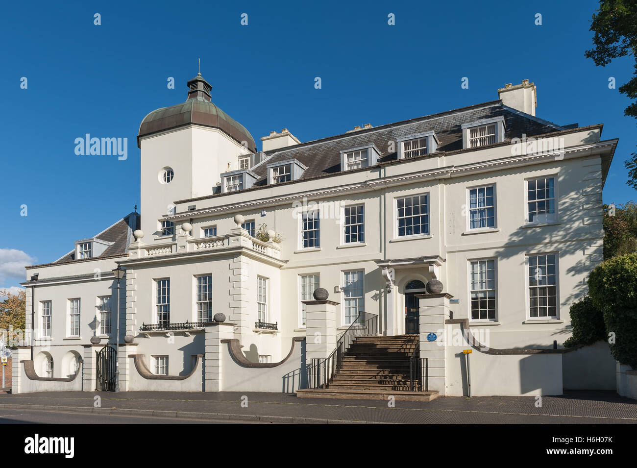 Weiß lackierte gerenderten Wohnung von Hon Ralph Pelham Nevill JP DL 1832 1914 aufgeführt Stockfoto