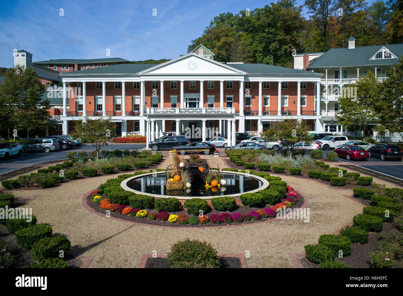 Außenansicht des Inn; klaren sonnigen Tag; Omni Bedford Springs Resort & Spa; Bedford; Pennsylvania; USA Stockfoto