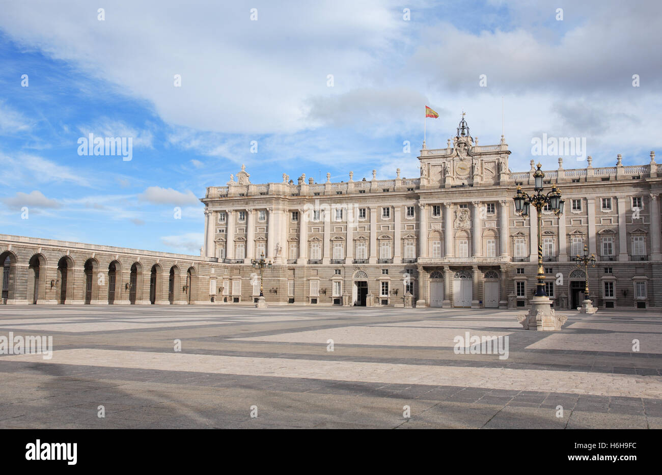 Große quadratische und berühmten Königspalast von Madrid, Spanien Stockfoto
