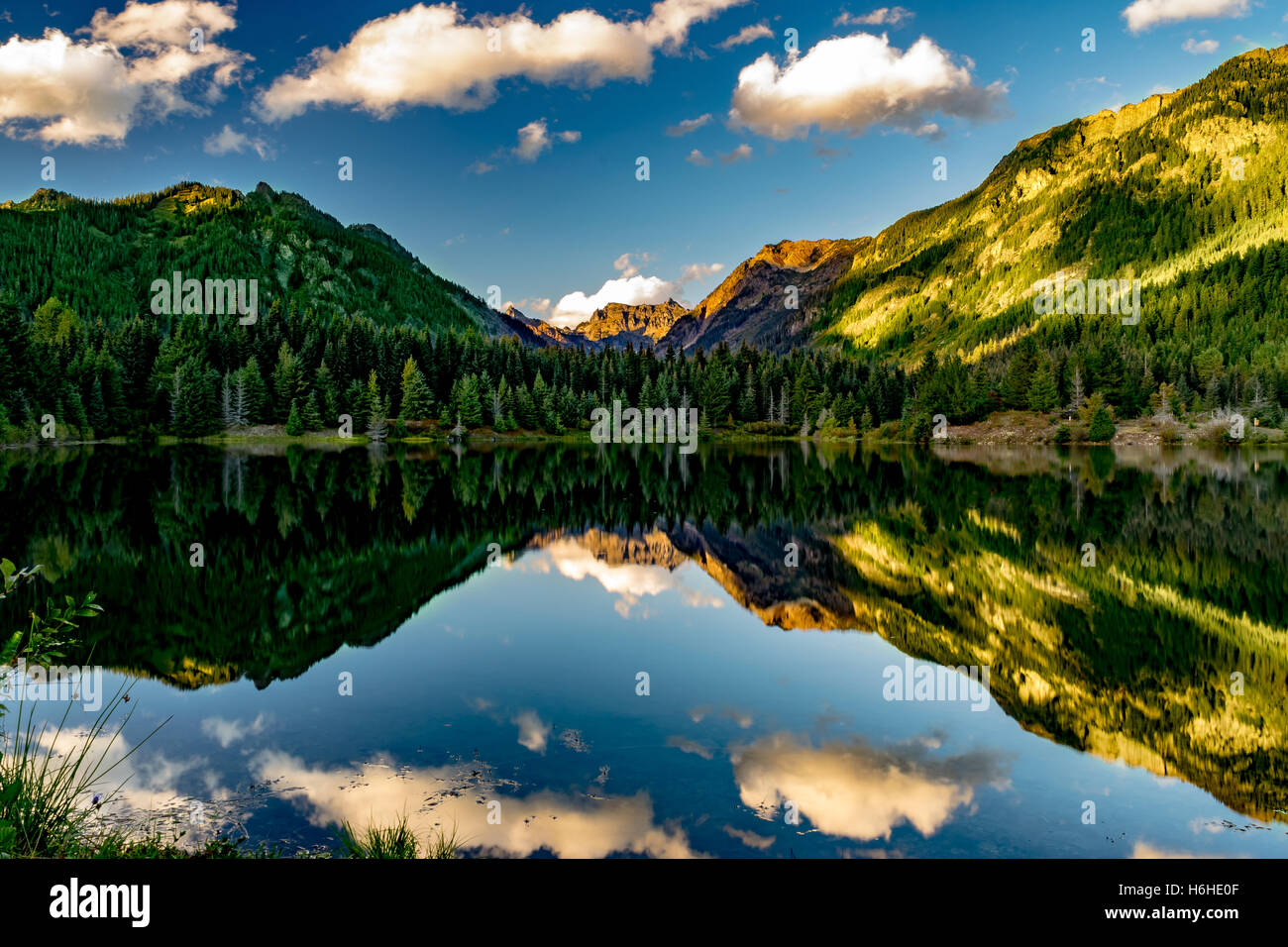 Gold Creek Teich - US-Bundesstaat Washington Stockfoto