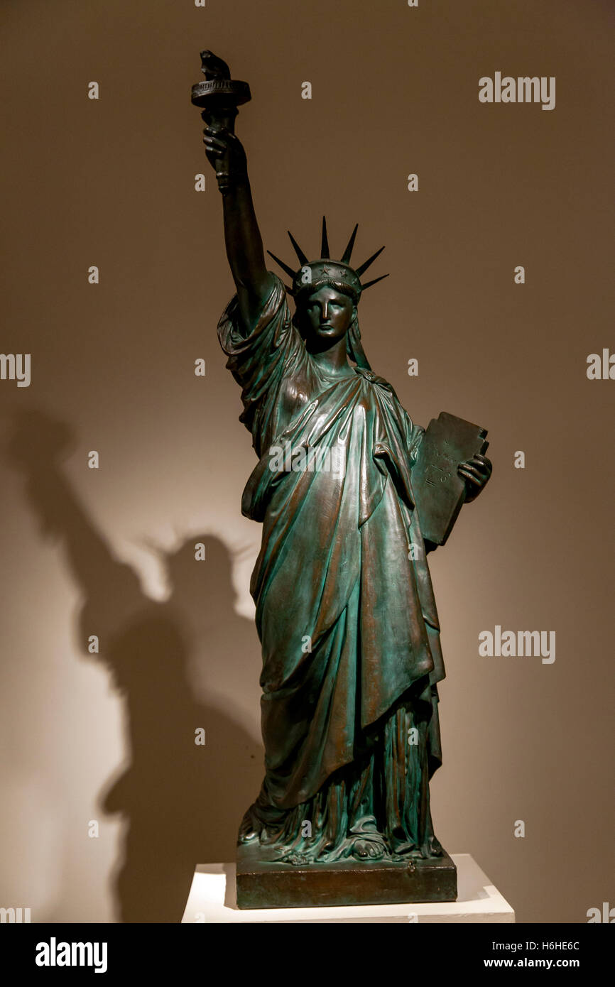 Model statue liberty new york -Fotos und -Bildmaterial in hoher Auflösung –  Alamy