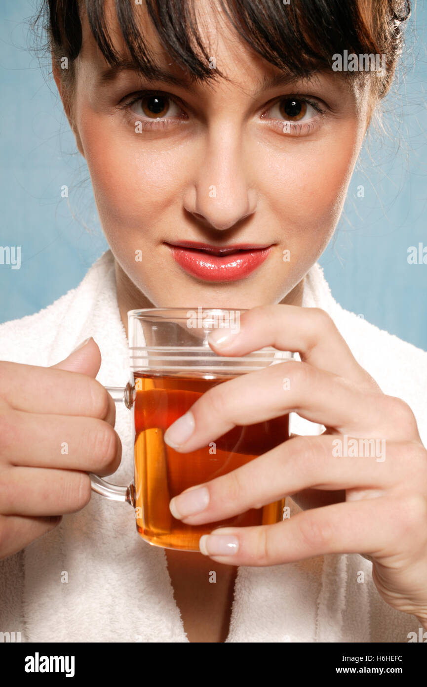 Frauen mit einer Tasse Tee Stockfoto