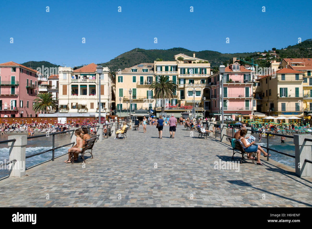 Pier, Alassio, italienische Riviera, Ligurien, Italien, Europa Stockfoto