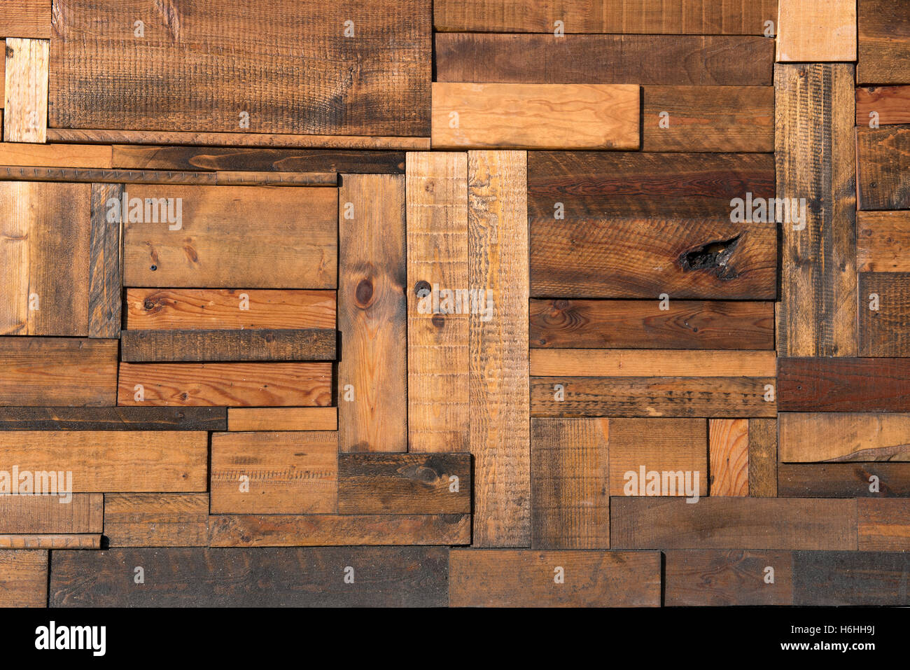 Hintergrund erstellt von Draufsicht des Fußbodens bestehend aus alten Holzdielen Stockfoto