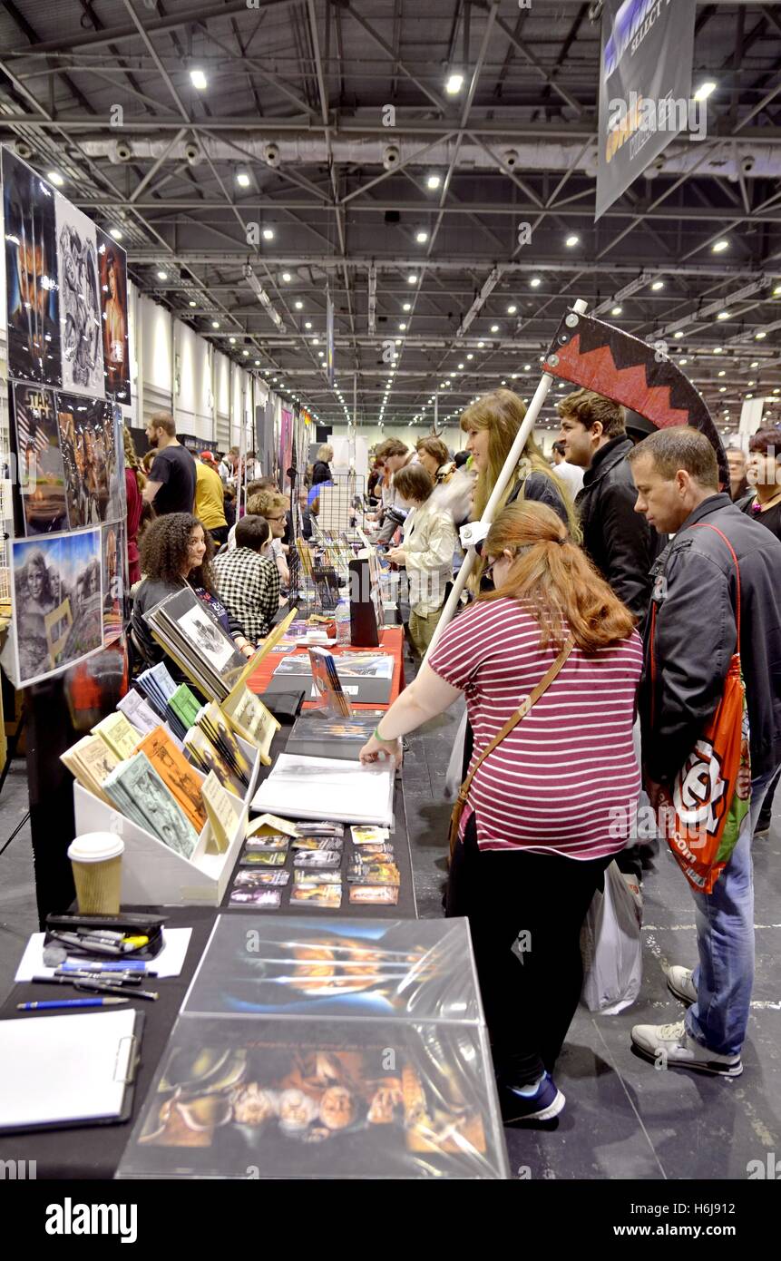 London, UK. 29. Oktober 2016. Pressemitteilungen ab dem zweiten Tag des MCM London Comic Con 2016 bei ExCel in London Credit: Marcin Libera/Alamy Live News Stockfoto