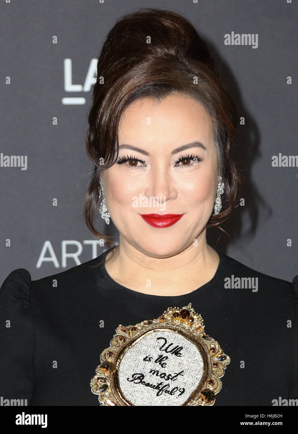 Los Angeles, Ca, USA. 29. Oktober 2016. Jennifer Tilly besucht die 2016 LACMA Kunstfilm Gala Ehren Robert Irwin und Kathryn Bigelow präsentiert von Gucci im LACMA am 29. Oktober 2016 in Los Angeles, Kalifornien. (Credit: Parisa Afsahi/Media-Punch). / Alamy Live News Stockfoto