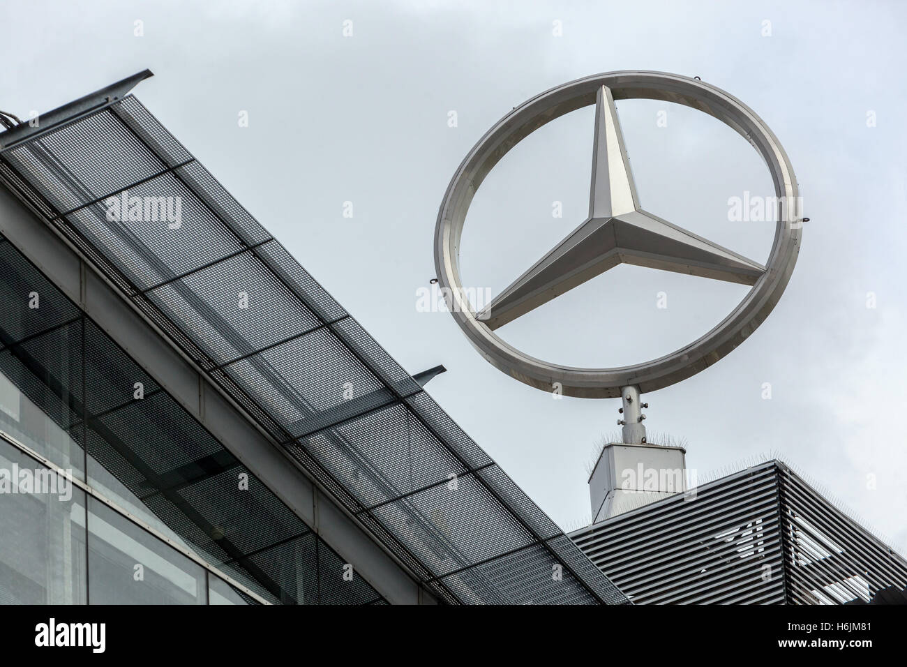 Mercedes Daimler Benz, Logo. Zeichen Stockfoto