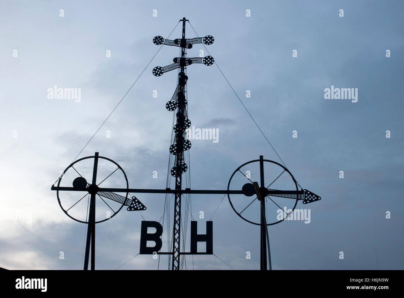 Semaphore Indikator für Windgeschwindigkeit und Windrichtung, technisches Denkmal, Cuxhaven, Niedersachsen Stockfoto