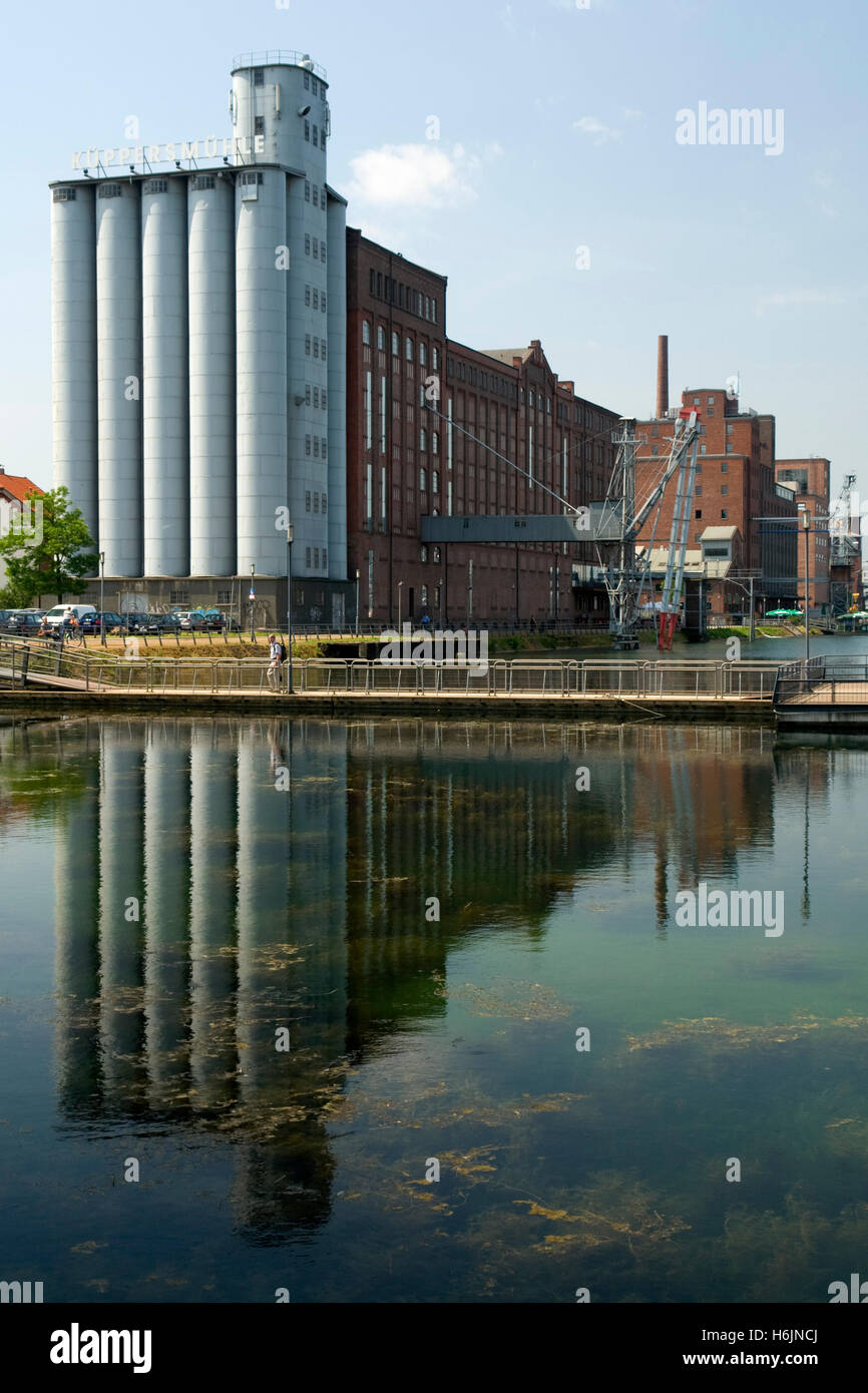 Panorama mit Museum Kueppersmuehle, Innenhafen Duisburg Hafen, Route der Industriekultur-Route der Industriekultur, Essen Stockfoto