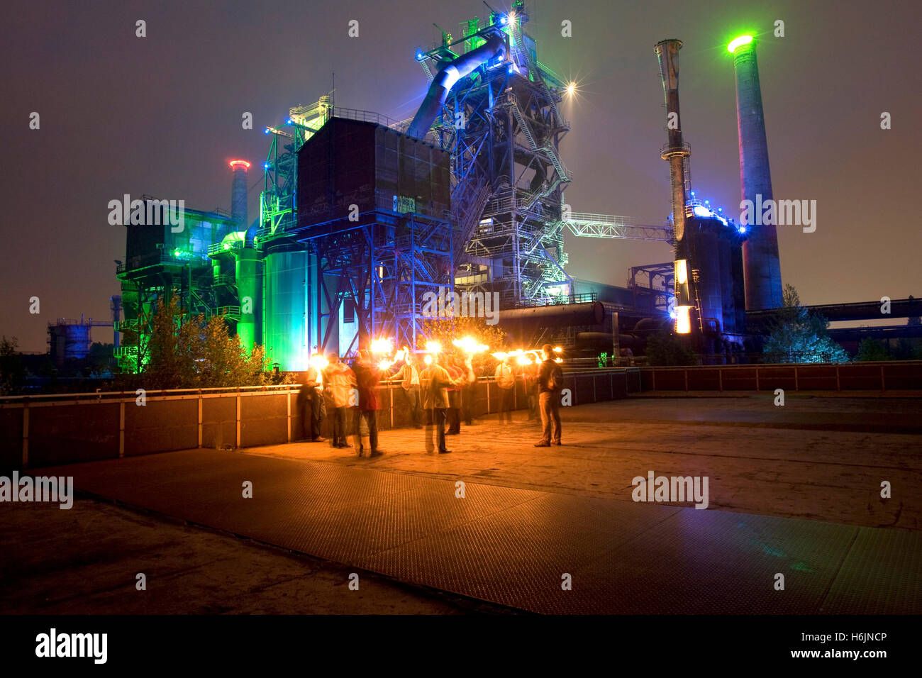 Nacht Schuss des ehemaligen Meidericher Eisenhuette Eisenhütte, Landschaftspark Duisburg-Nord-Landschaftspark, Route der Stockfoto