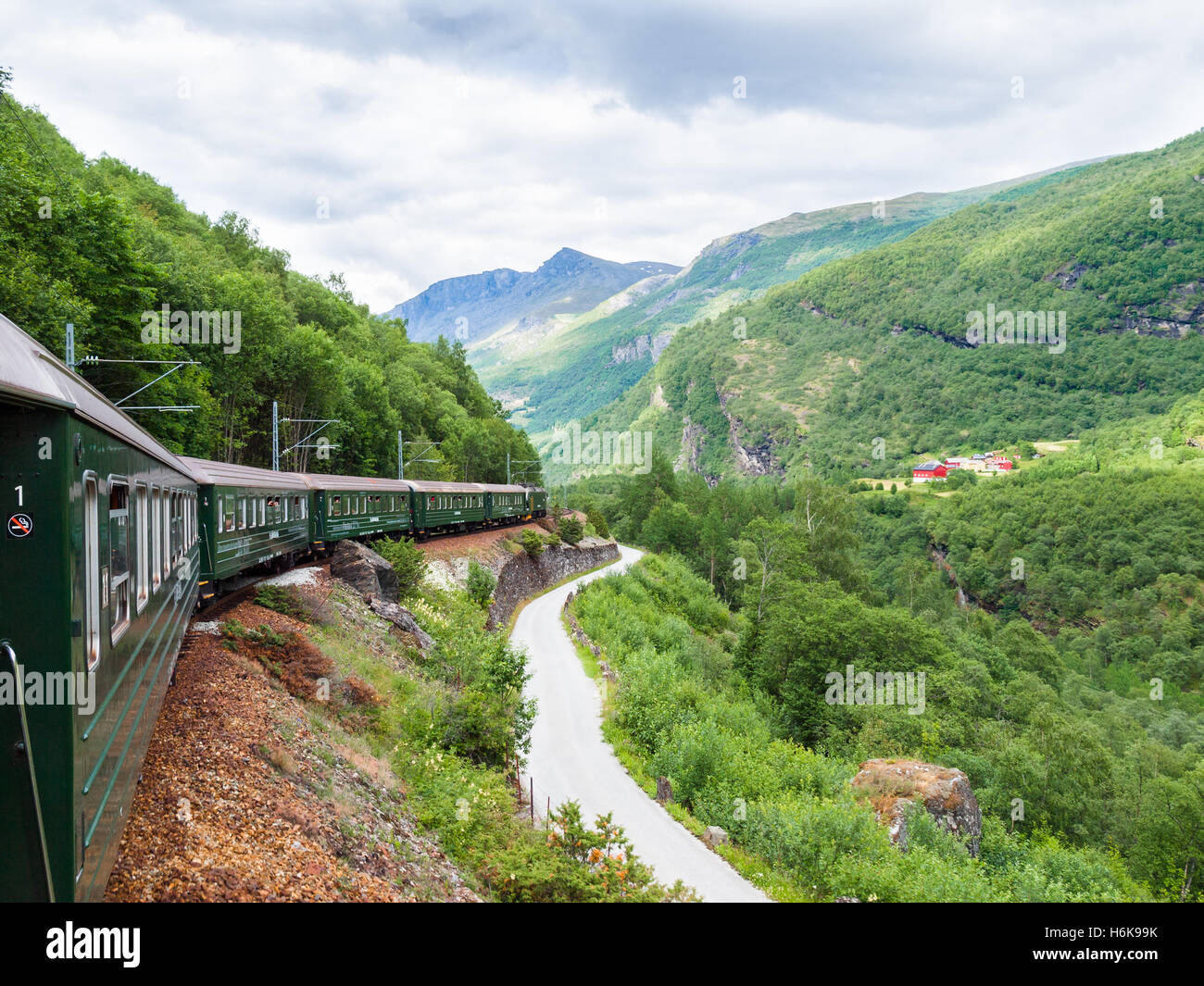 Flamsbana - eine berühmte Bahnstrecke von Myrdal nach Flåm, Norwegen Stockfoto