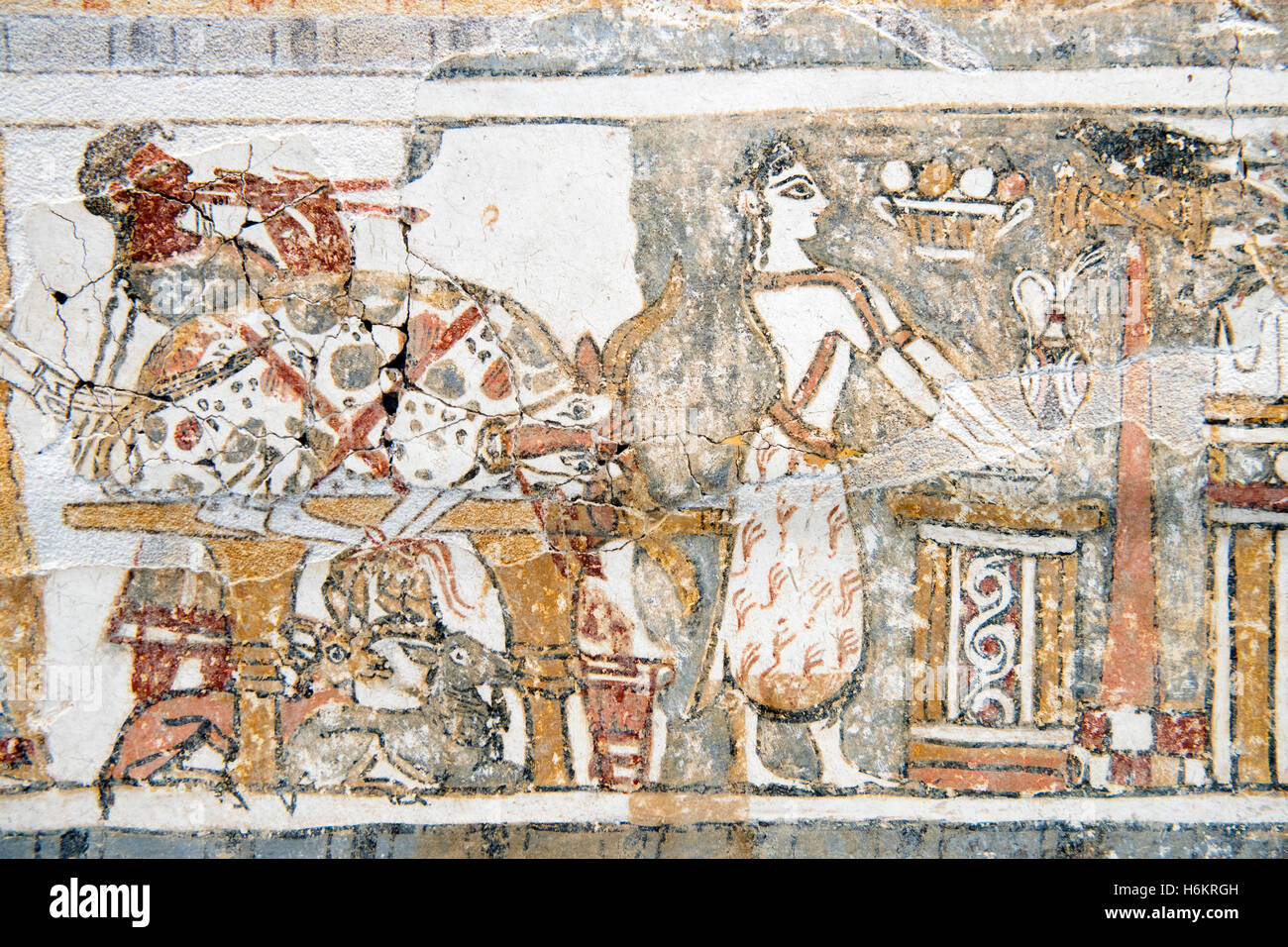 Griechenland, Kreta, Heraklion, Archäologisches Museum, Detail des Minoischen Sarkophages aus Agia Triada zermatscht 14. Halbmonatsschrift V. Stockfoto