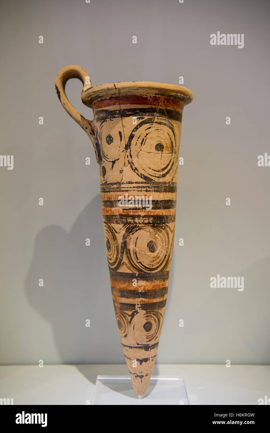 Griechenland, Kreta, Heraklion, Archäologisches Museum, Tongefäss Stockfoto
