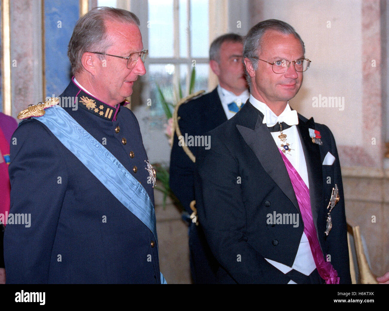 Belgien König ALBERT II und schwedischen König Carl XVI Gustav Stand Besuch in Stockholm und ein Gala-Dinner im königlichen Palast 1994 Stockfoto