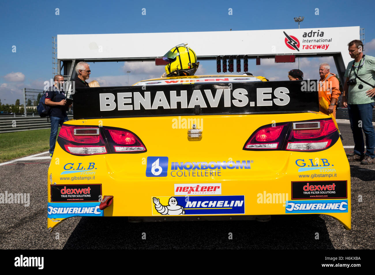 Adria, Rovigo, Italien - 17. September 2016: Caal Racing Team, angetrieben von Tag Alon, beim Rennen in der Nascar Whelen Euroserie Stockfoto