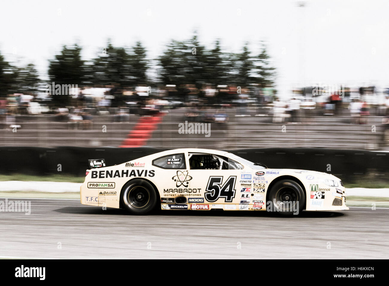 Adria, Rovigo, Italien - 17. September 2016: Caal Racing Team, angetrieben von Tag Alon, beim Rennen in der Nascar Whelen Euroserie Stockfoto