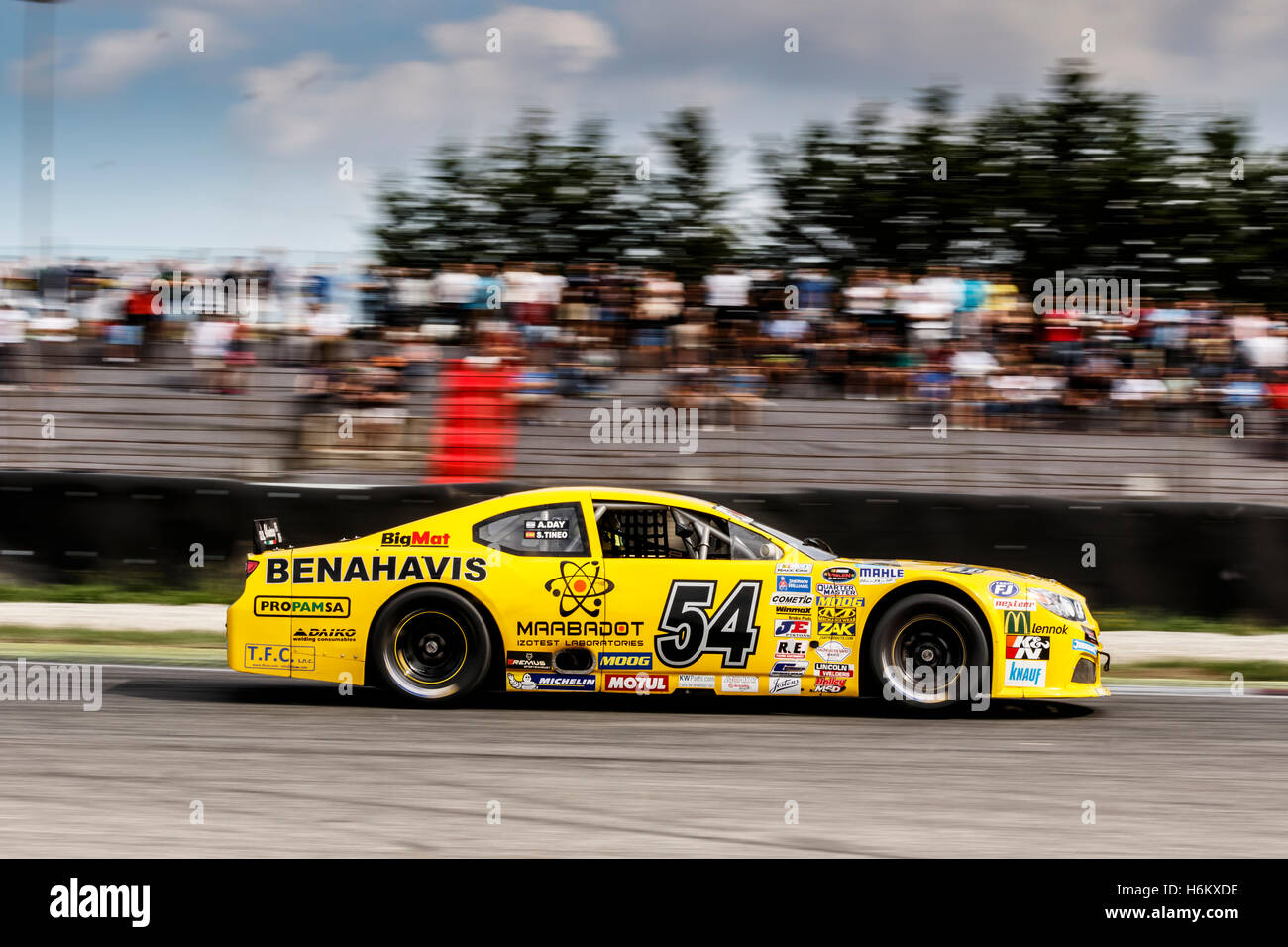 Adria, Rovigo, Italien - 17. September 2016: Caal Racing Team, angetrieben von Tag Alon, beim Rennen in der Nascar Whelen Euroserie Stockfoto
