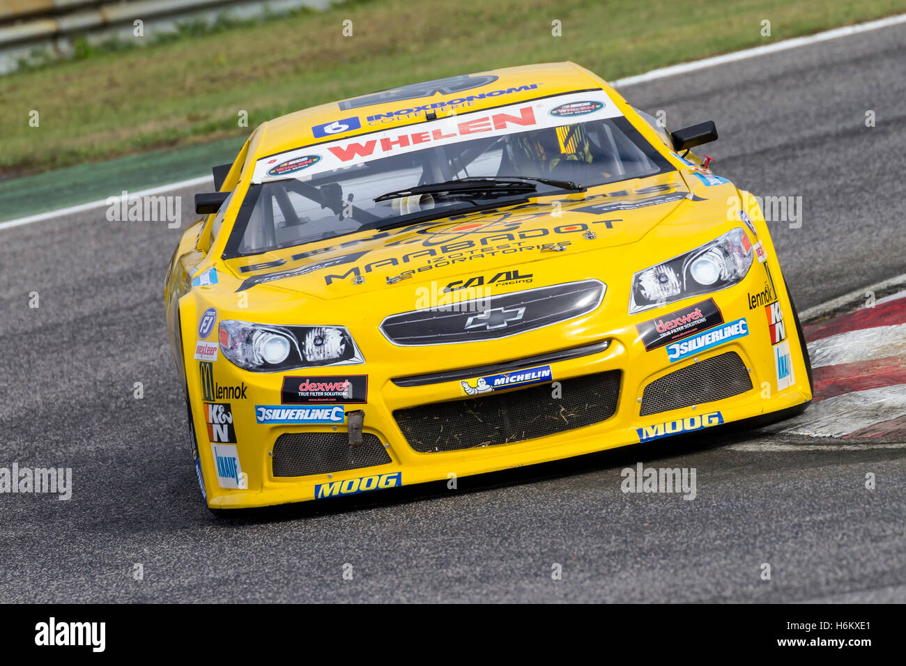 Adria, Rovigo, Italien - 17. September 2016: Caal Racing Team, angetrieben von Tag Alon, beim Rennen in der Nascar Whelen Euroserie Stockfoto