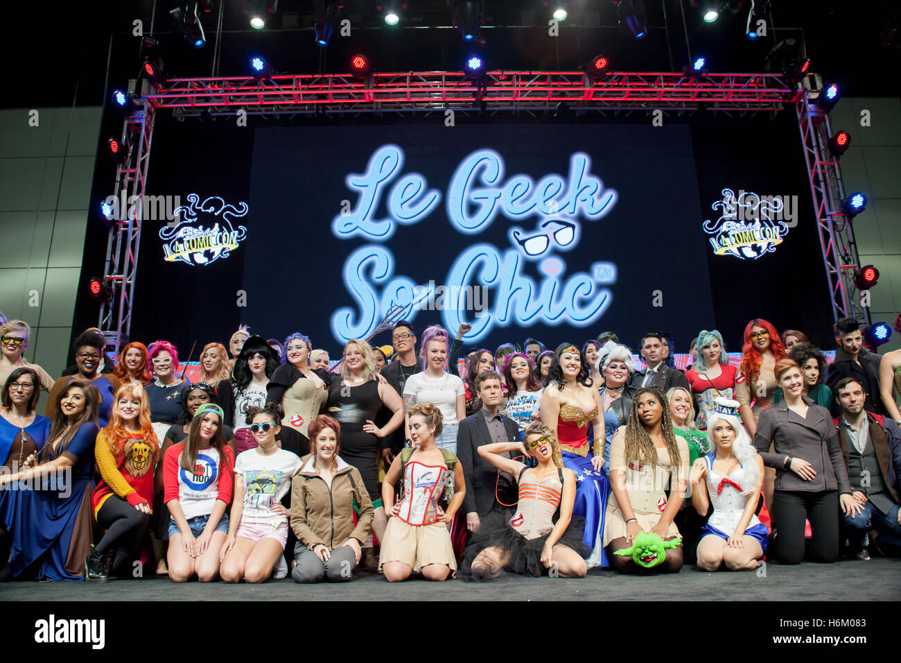 STAN LEE LA Comic-CON: 29. Oktober 2016 Los Angeles, Kalifornien. Die Models und Designer auf die Le Geek So Chic Mode zeigen. Stockfoto