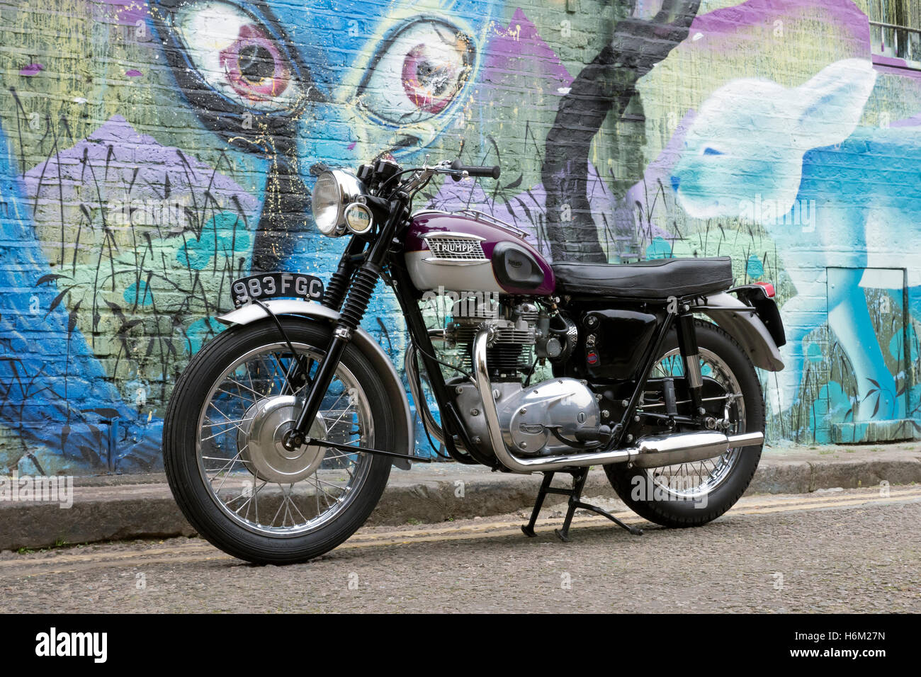 Klassische britische Motorrad 1963 Triumph Trophy TR6 in Camden Town, London UK Stockfoto