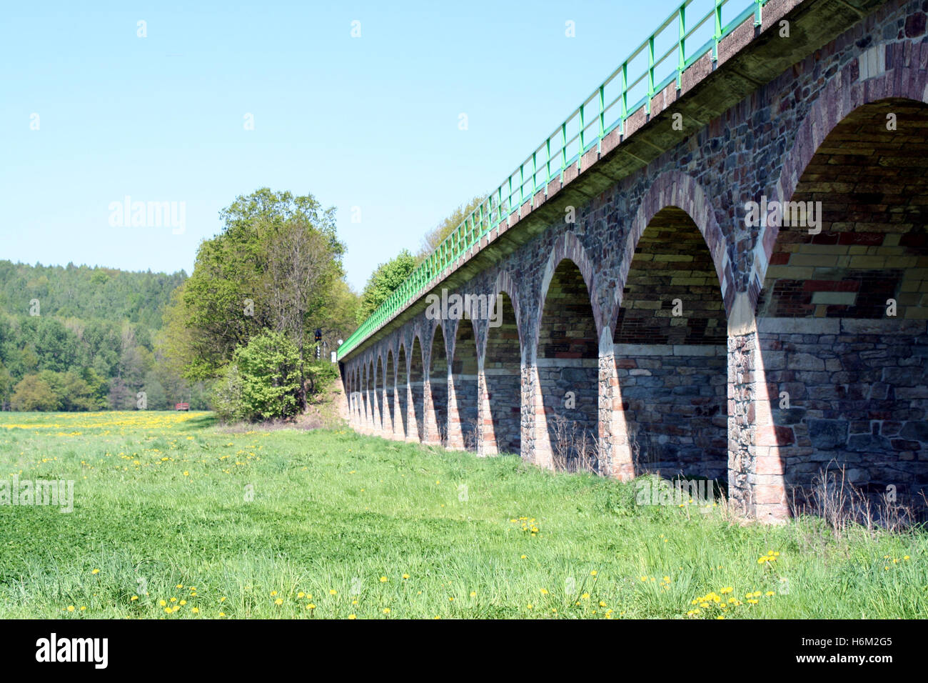 Eisenbahn-Brücke-braunsdorf Stockfoto