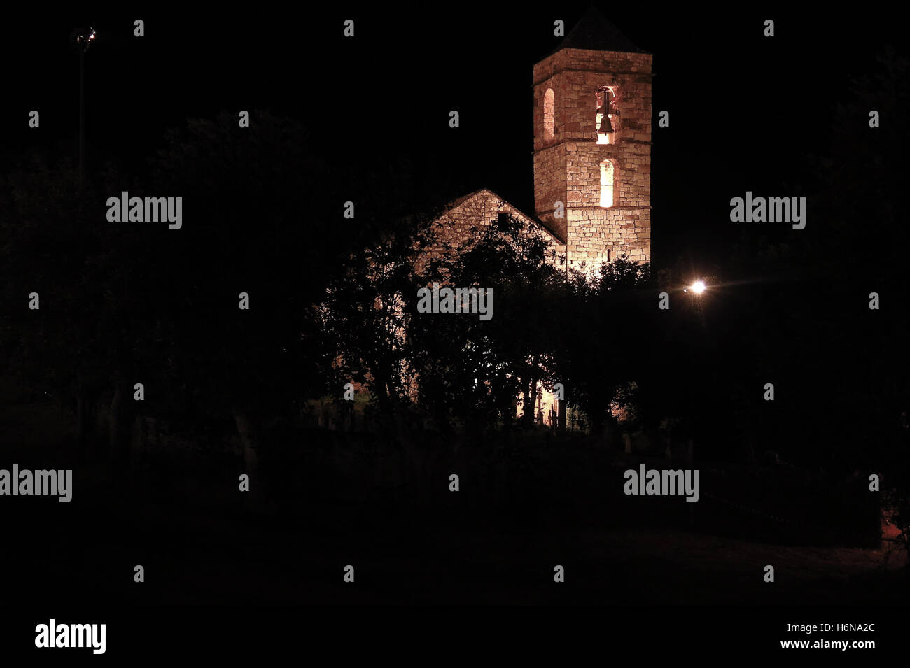 Kirche von Barruera Beispiel der Romanik in den katalanischen Pyrenäen. Tal des Bohí in Katalonien, Spanien Stockfoto