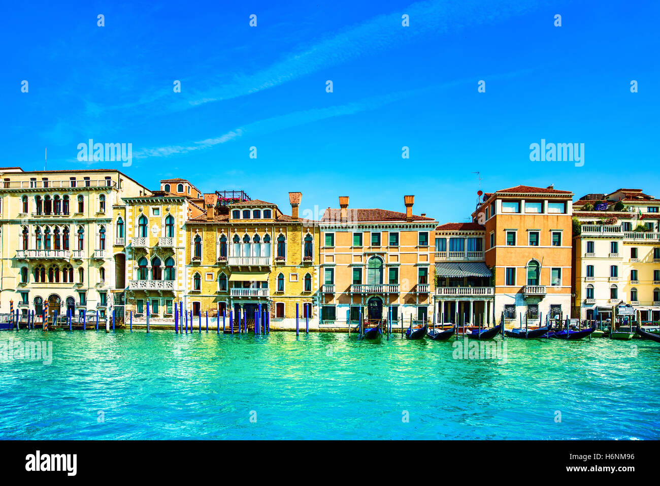 Venedig-Stadtbild, grand Wasserkanal und traditionelle Gebäude-Fassade. Italien, Europa. Stockfoto