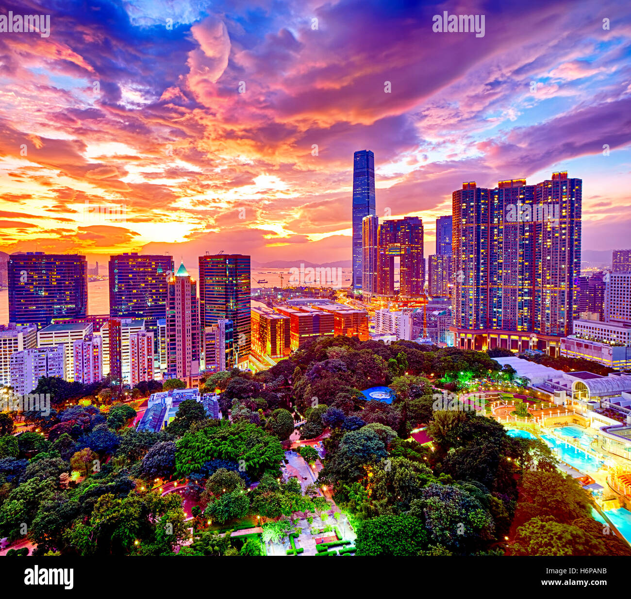 Hong Kong Skyline bei Sonnenuntergang Stockfoto