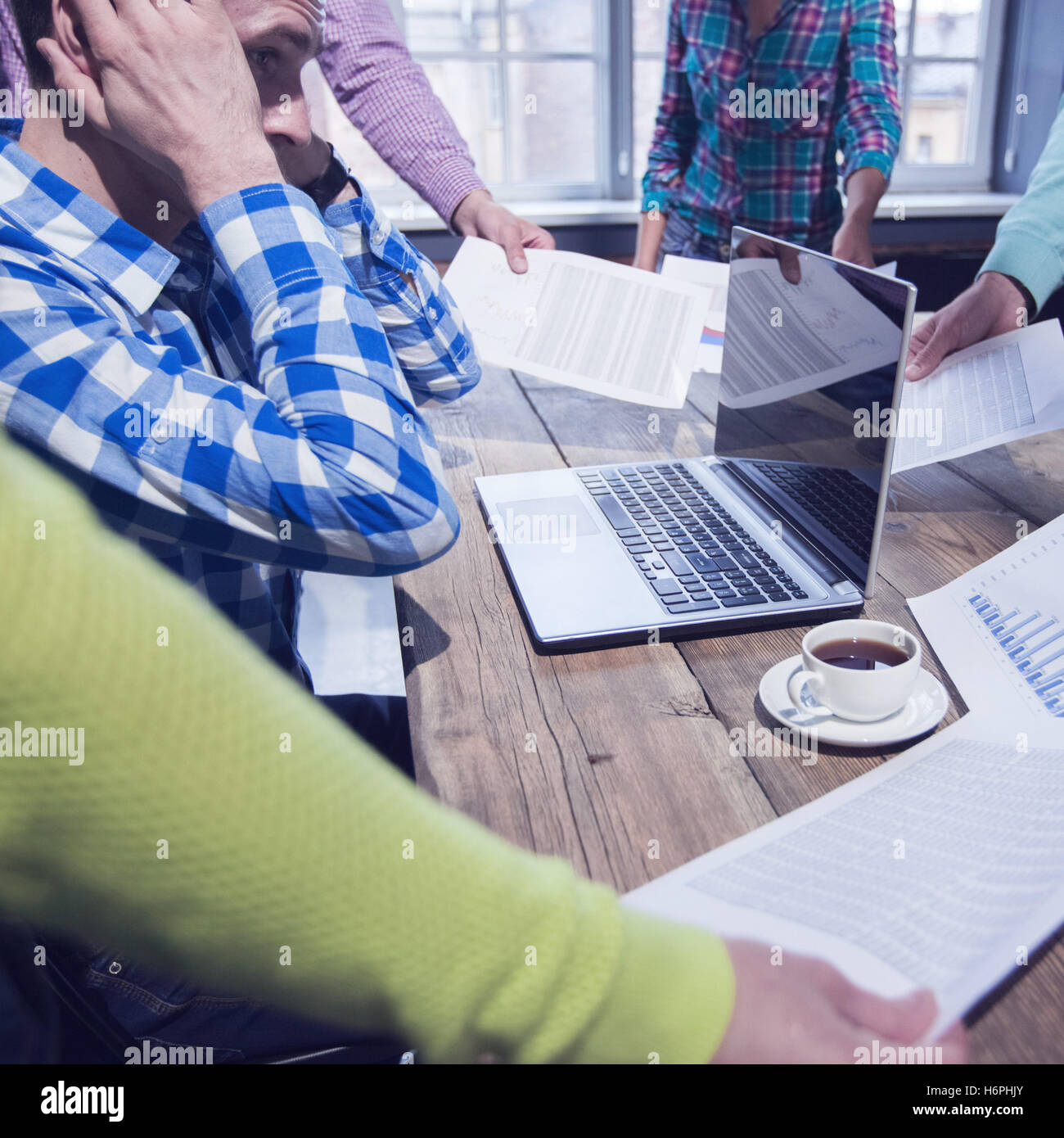 Business-Mann immer Mehrarbeit Frist Konzept Stockfoto