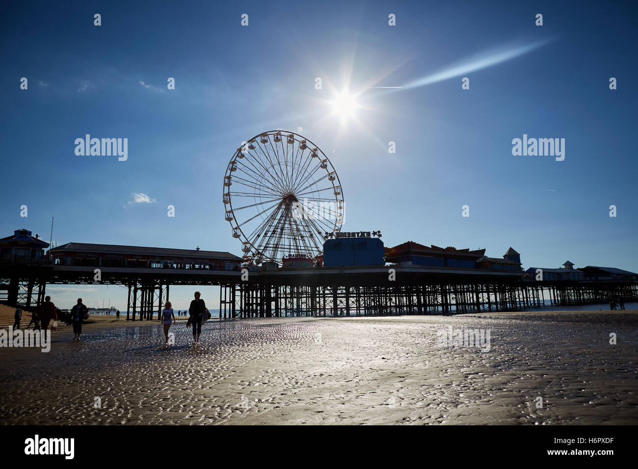 Blackpool Pier Riesenrad Ferris zentralen Urlaub Meer Seite Stadt Resort Lancashire Attraktionen Meer Touristenattraktion Tourist Stockfoto