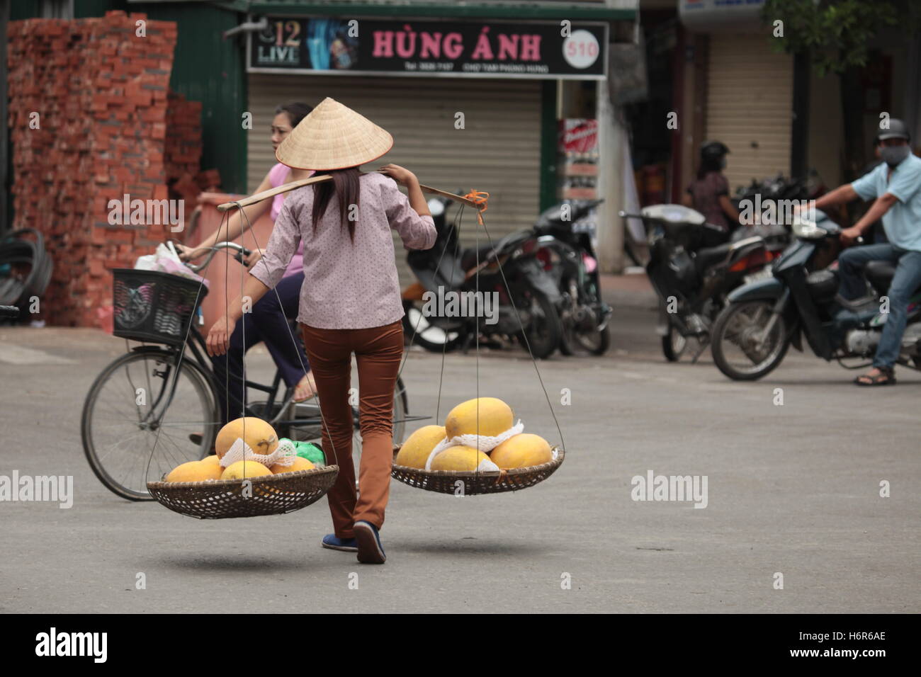 Straßenverkauf in vietnam Stockfoto