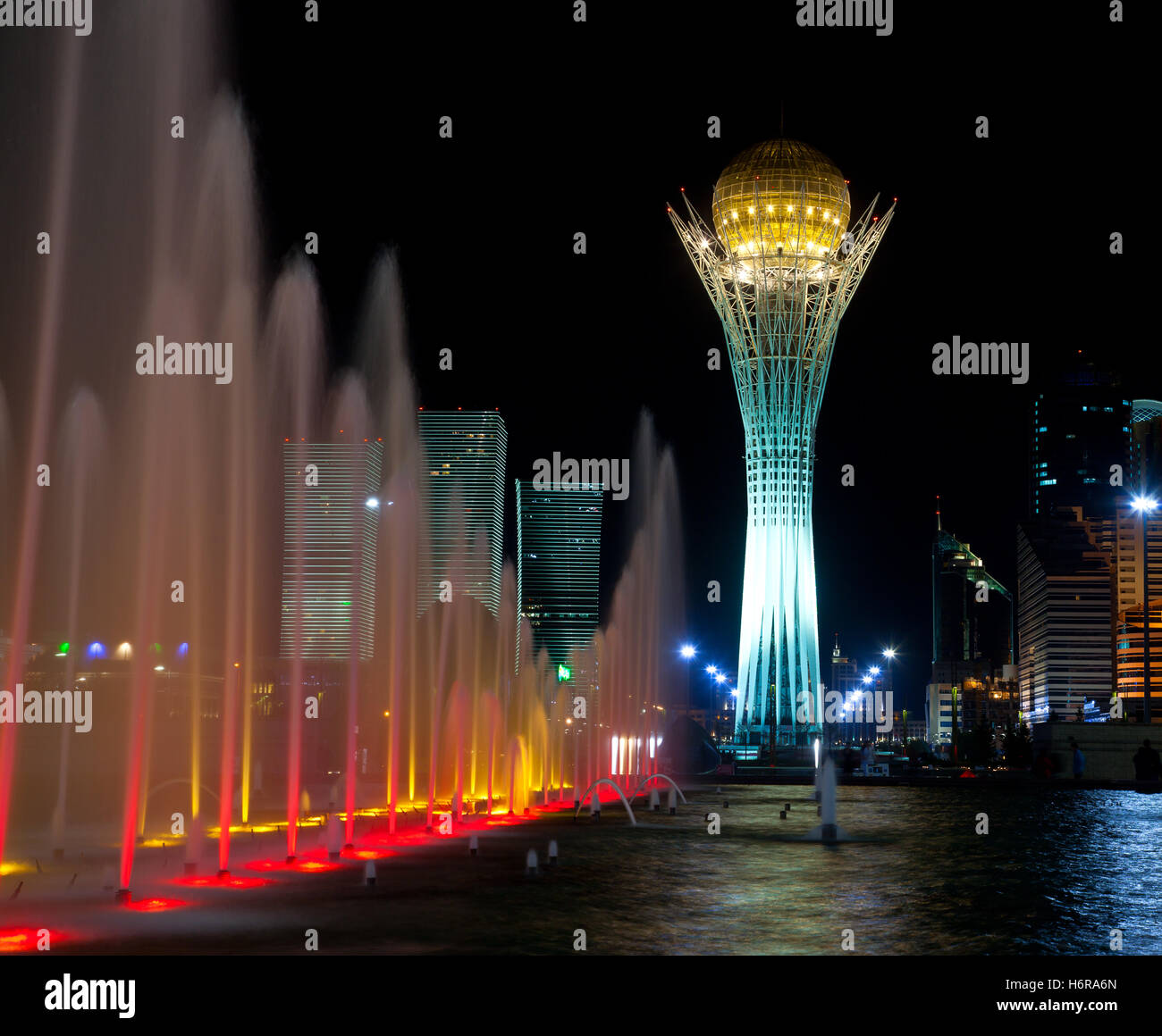Stadt Stadtleben existieren Existenz leben Leben live berühmten Nacht Nacht Sommer sommerlich Brunnen elektrisch beleuchtete Stil Stockfoto