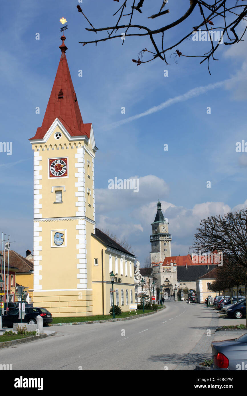 Wallsee (Rathaus und Schloss) Stockfoto