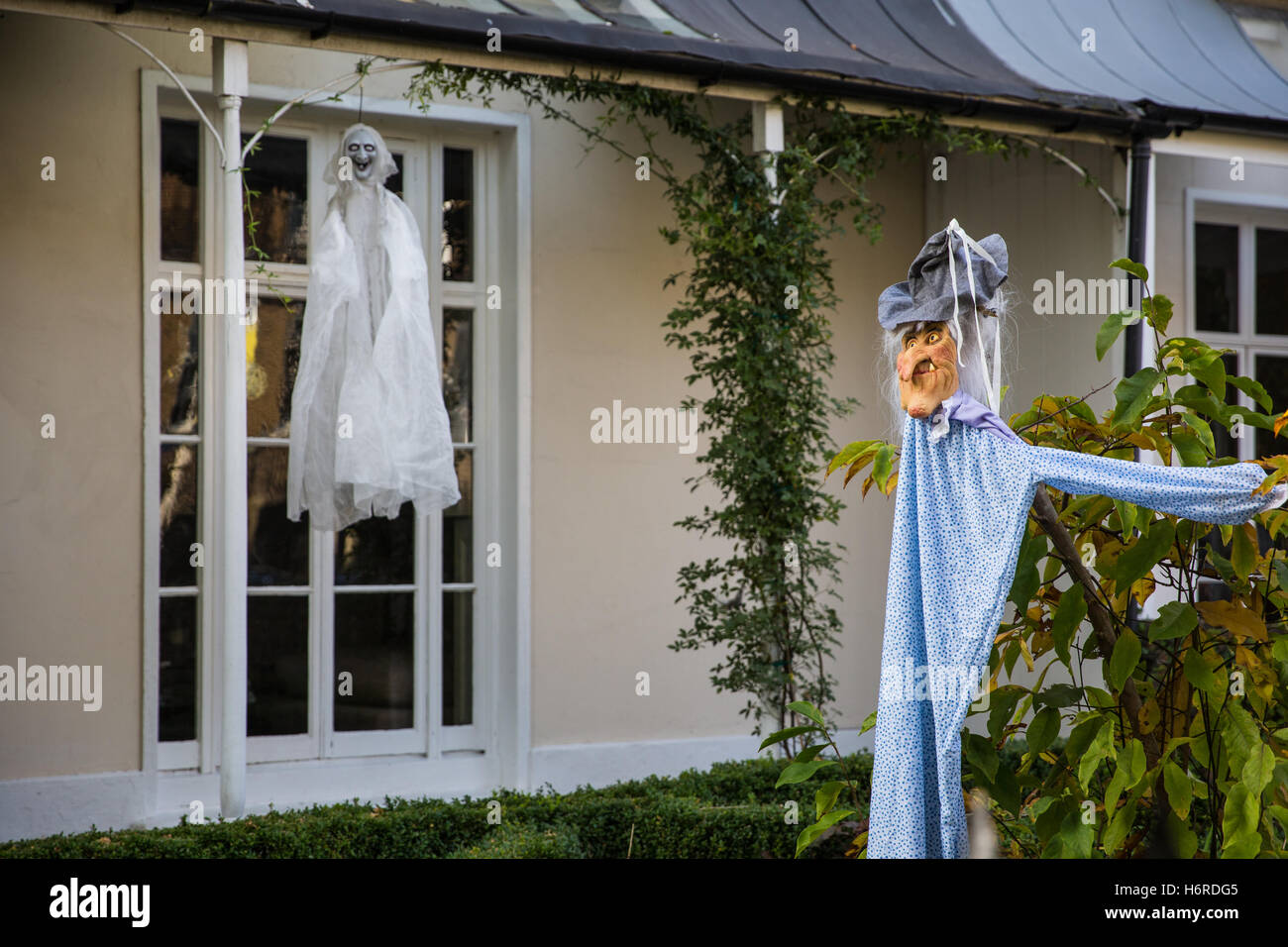 Windsor, UK. 31. Oktober 2016. Ein Haus in Windsor verziert in der Vorbereitung für diesen Abend Halloween feiern. Bildnachweis: Mark Kerrison/Alamy Live-Nachrichten Stockfoto