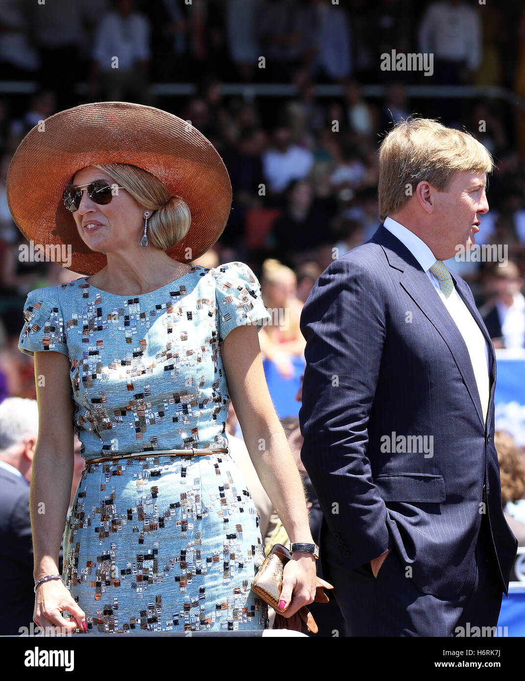 Perth, Australien. 1. November 2016. Maxima der Königin und König Willem-Alexander der Niederlande beim Melbourne Cup auf der Pferderennbahn Ascot am zweiten Tag das niederländische Königspaar Besuch in Australien während einer Tour der Curtin University in Perth, Australien, 1. November 2016. Das niederländische Königspaar befinden sich auf einem fünftägigen Besuch in Australien. Foto: RPE/Albert Nieboer - Niederlande und Frankreich,--NO-Draht-SERVICE-/ Dpa/Alamy Live News Stockfoto