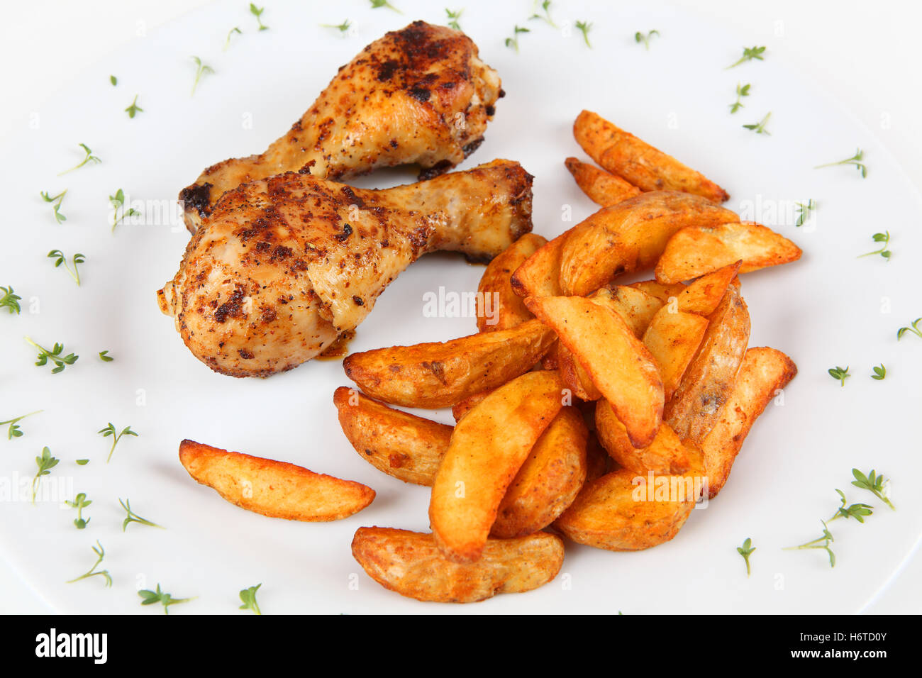 Huhn mit Kartoffeln Stockfoto