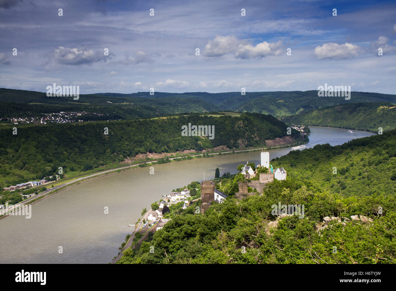 Rhein Deutschland Bundesrepublik Deutschland Anblick Ansicht Outlook Perspektive Vista Panorama Aussichtspunkt mittelalterliche Burg Schloss Denkmal Stockfoto