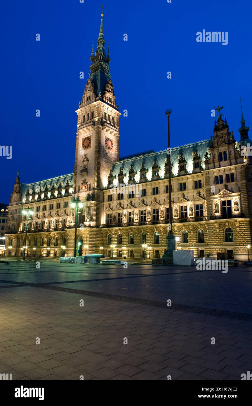 Rathaus in der Nacht, Hamburg Stockfoto