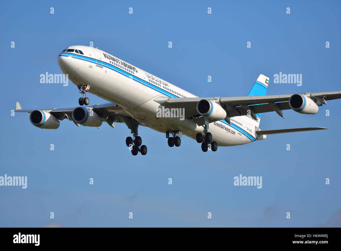 Kuwait Airways Airbus A340-300 9K-ANB ausgehend von London Heathrow Airport, Großbritannien Stockfoto