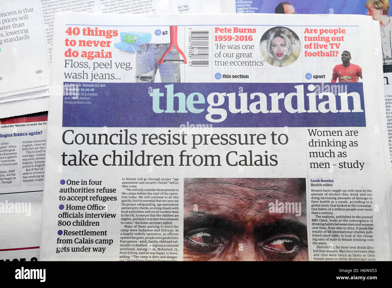 "Räte widerstehen Druck, um Kinder von Calais" Wächter Zeitung Überschrift Titelseite Oktober 2016 London UK Stockfoto