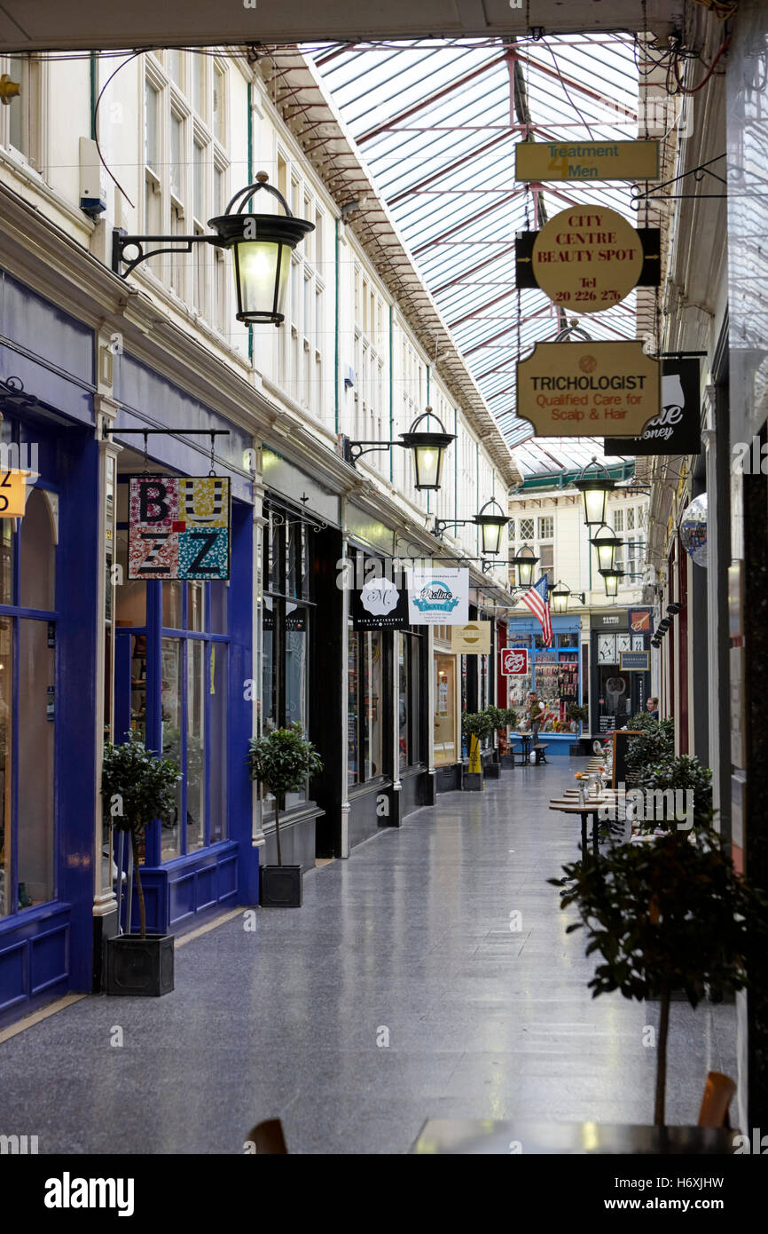 High Street einkaufen arcade Burgviertel Cardiff Wales Großbritannien Stockfoto