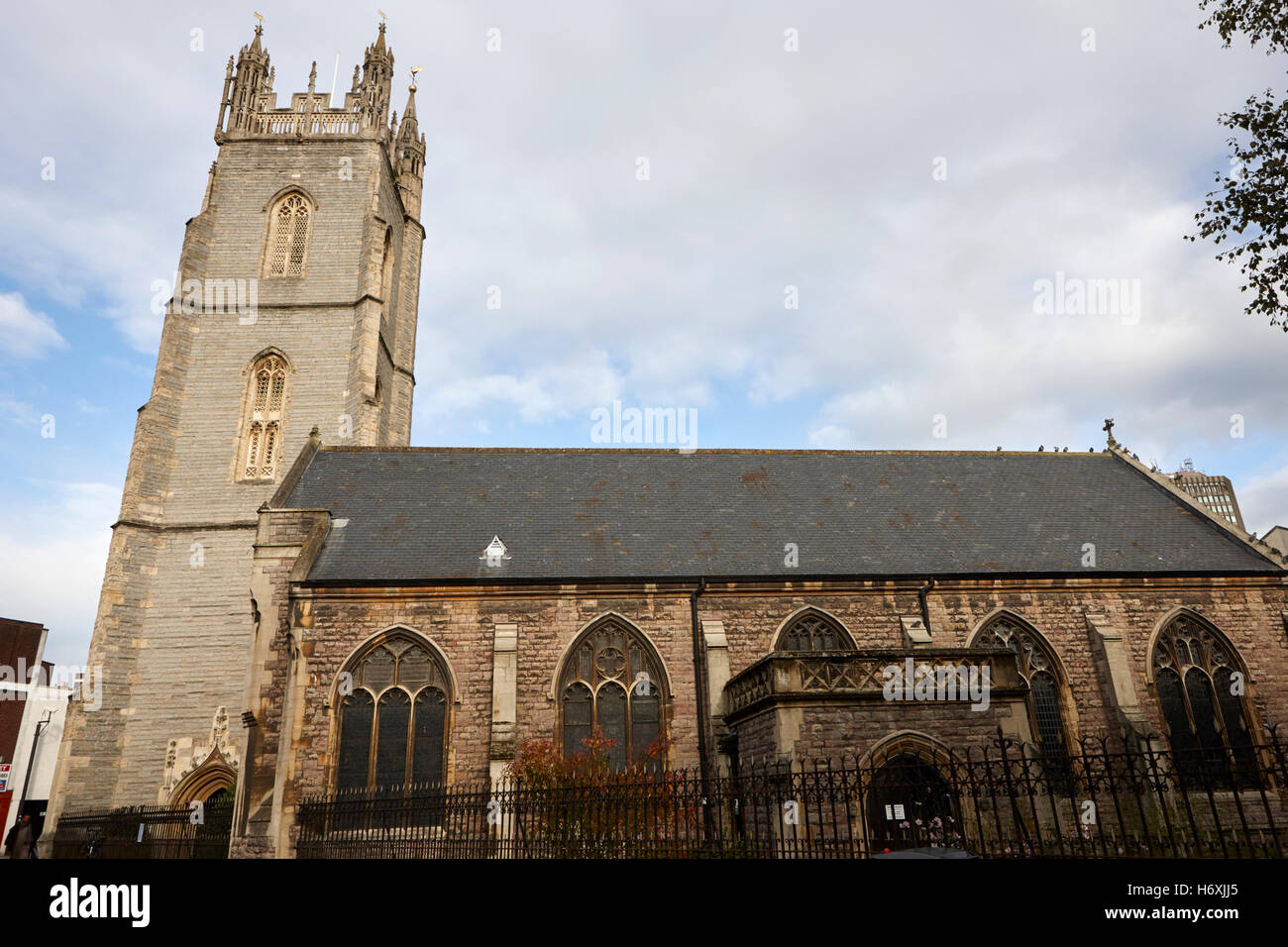 Kirche des Hl. Johannes der Täufer Cardiff Stadtzentrum Wales Großbritannien Stockfoto