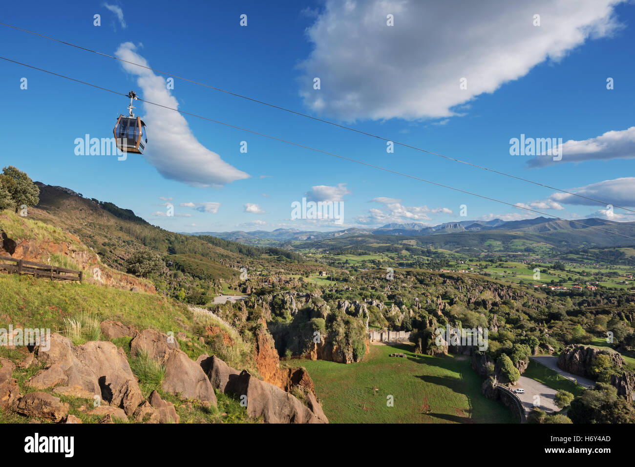 Landschaft des Naturparks Cabarceno in Kantabrien, Spanien. Stockfoto