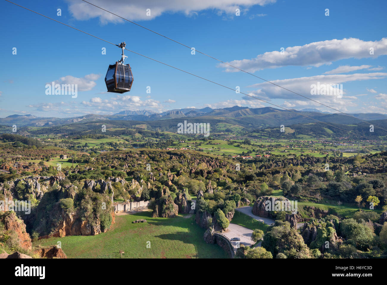 Landschaft des Naturparks Cabarceno in Kantabrien, Spanien. Stockfoto