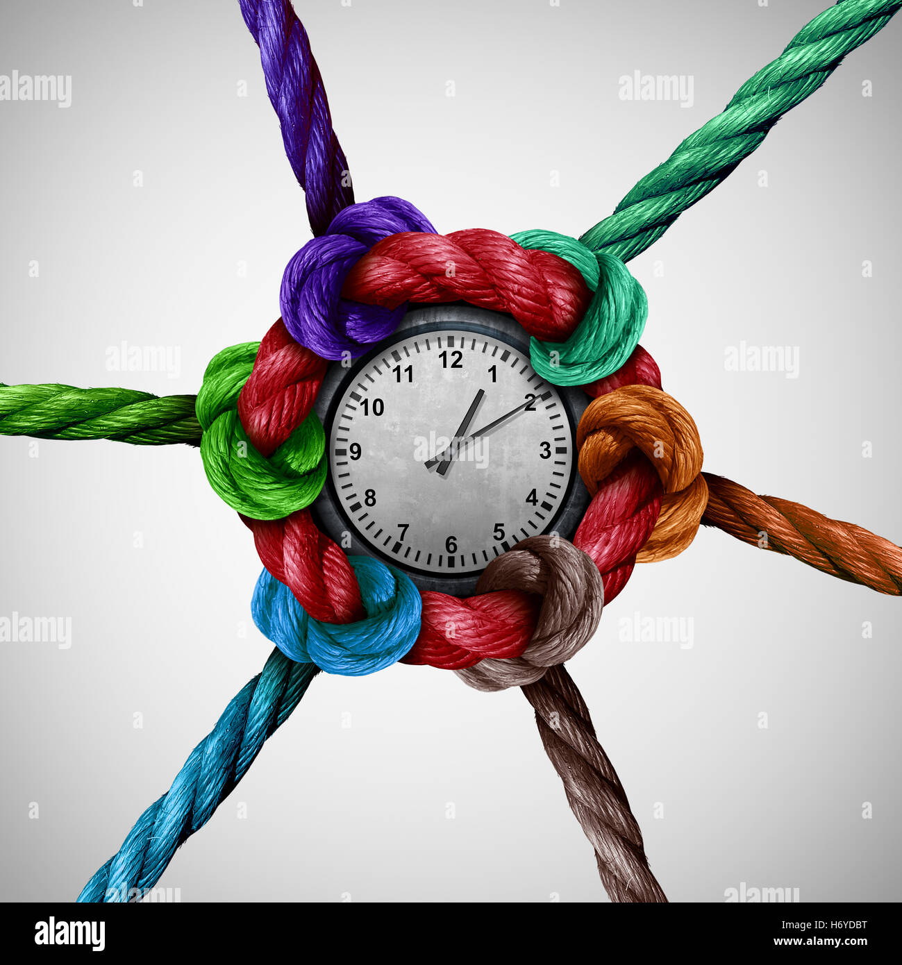 Zeit Nettwork Sozialarbeit Koordination als eine Gruppe von Seile gebunden und zu einem zentralen Taktgeber als Geschäft Organisation Metapher oder Eventplanung Symbol mit 3D Abbildung Elemente miteinander verbunden. Stockfoto